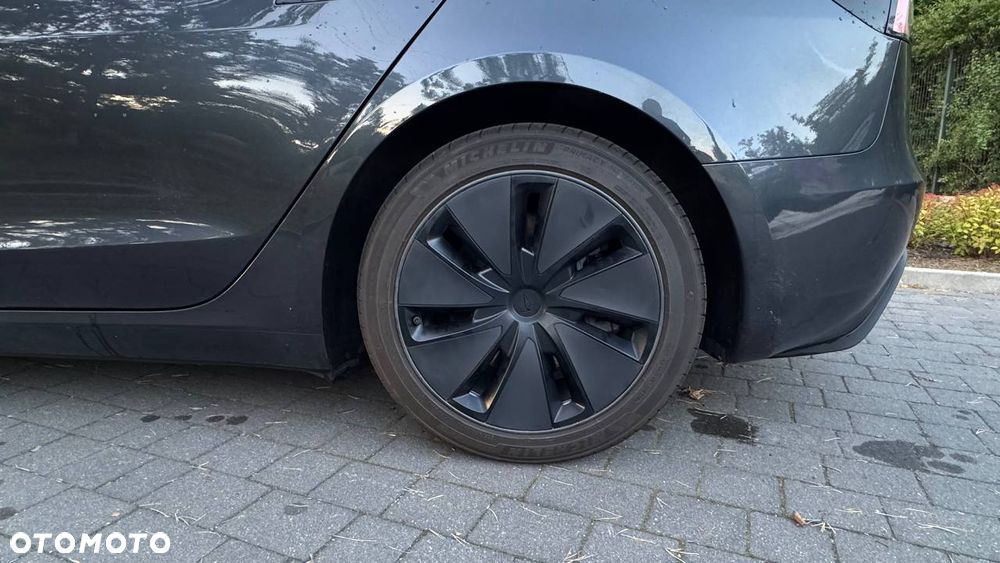 Tesla Model 3 Langstreckenbatterie Allradantrieb Dual Motor - 8