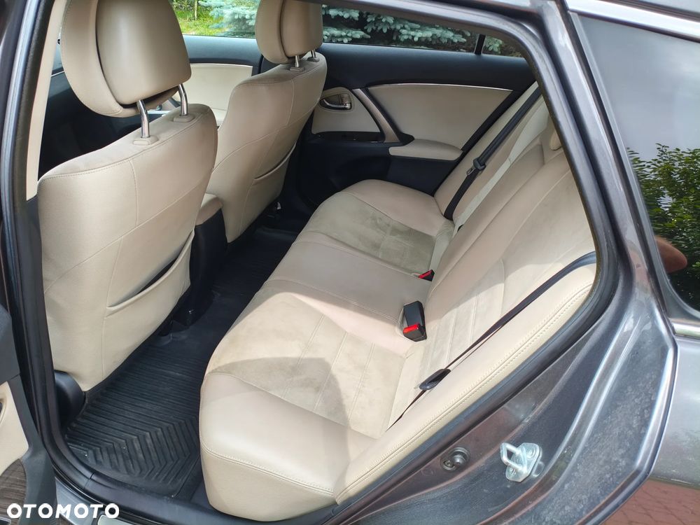 Toyota Avensis 2.0 Prestige MS - 9