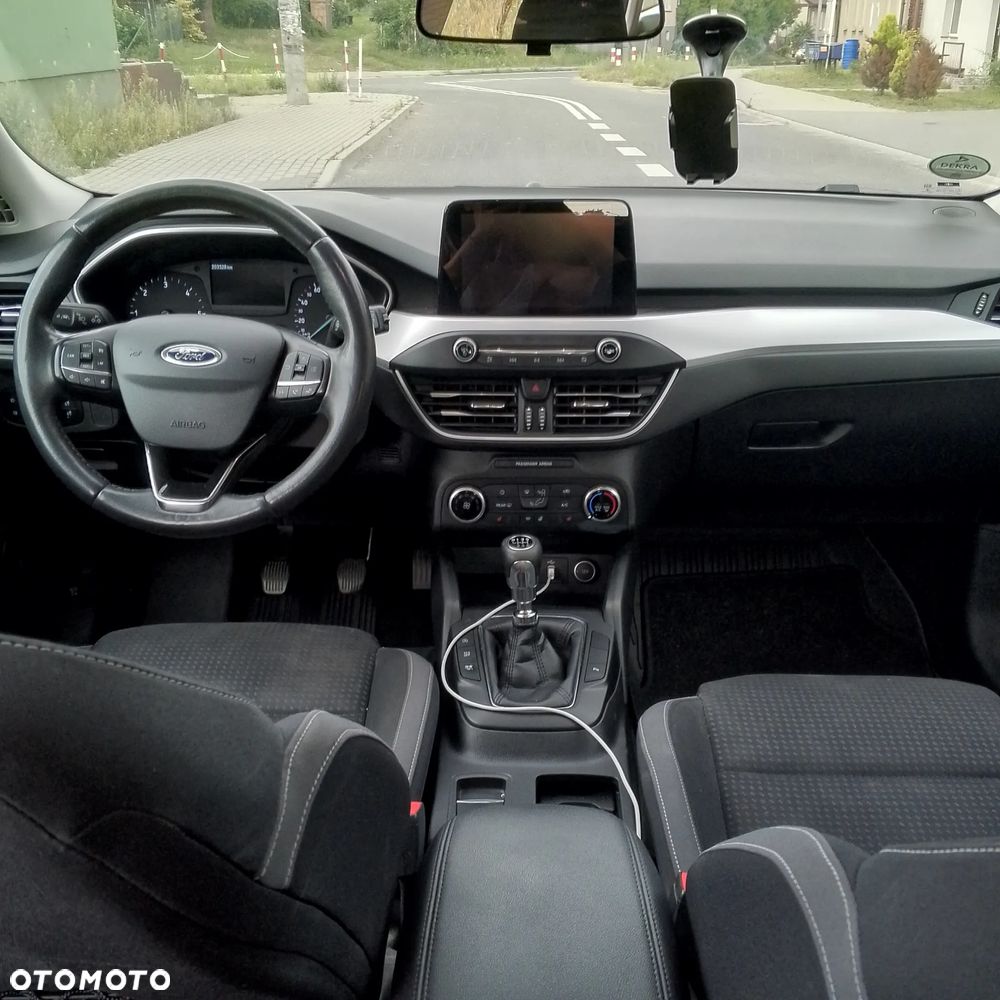 Ford Focus 1.5 TDCi SYNC Edition - 6