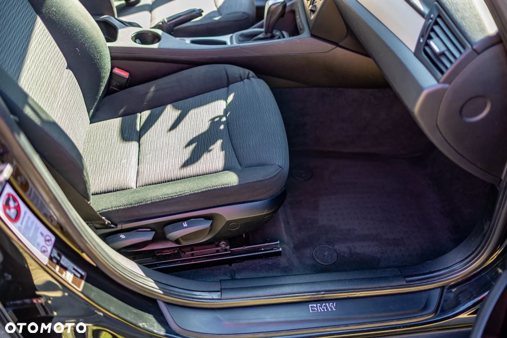 BMW X1 xDrive18d - 31