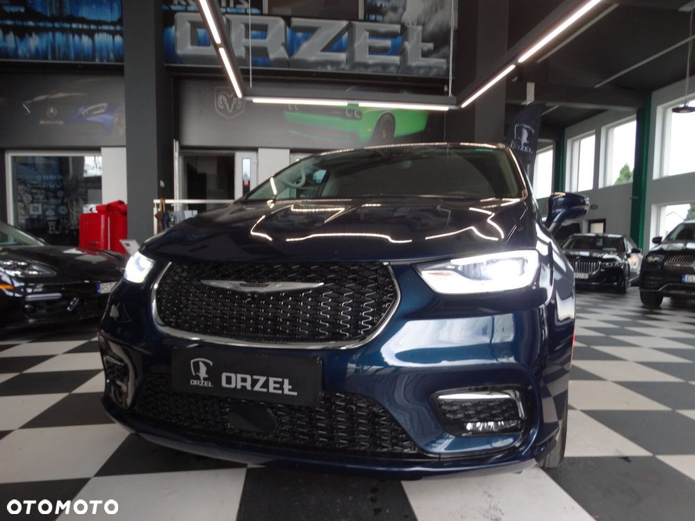 Chrysler Pacifica - 8