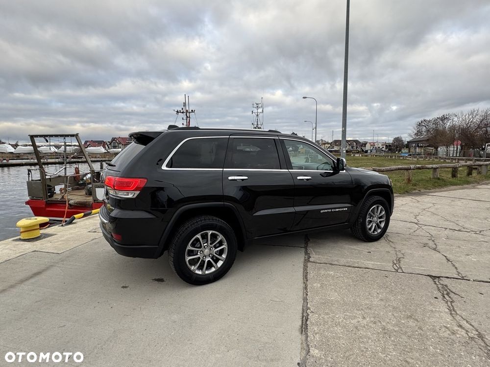 Jeep Grand Cherokee - 15