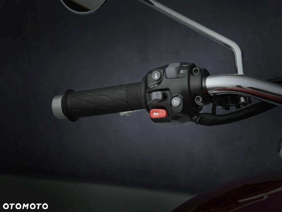 Triumph Bonneville - 9