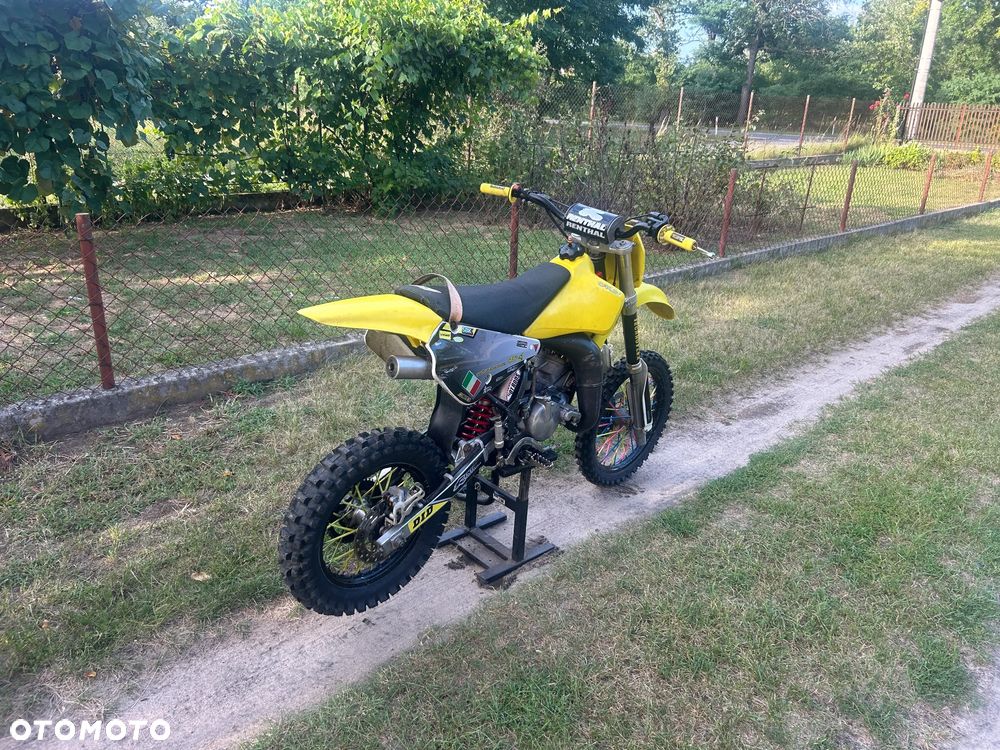 Suzuki RM - 2