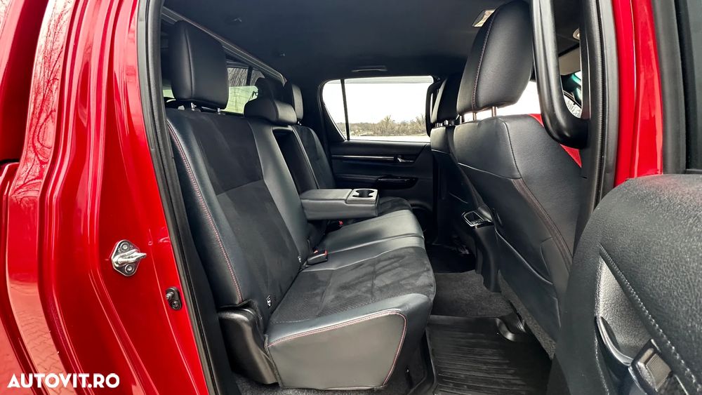 Toyota Hilux 2.8D 204CP 4x4 Double Cab AT GR Sport II - 16