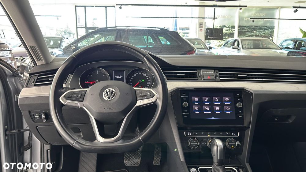 Volkswagen Passat - 13
