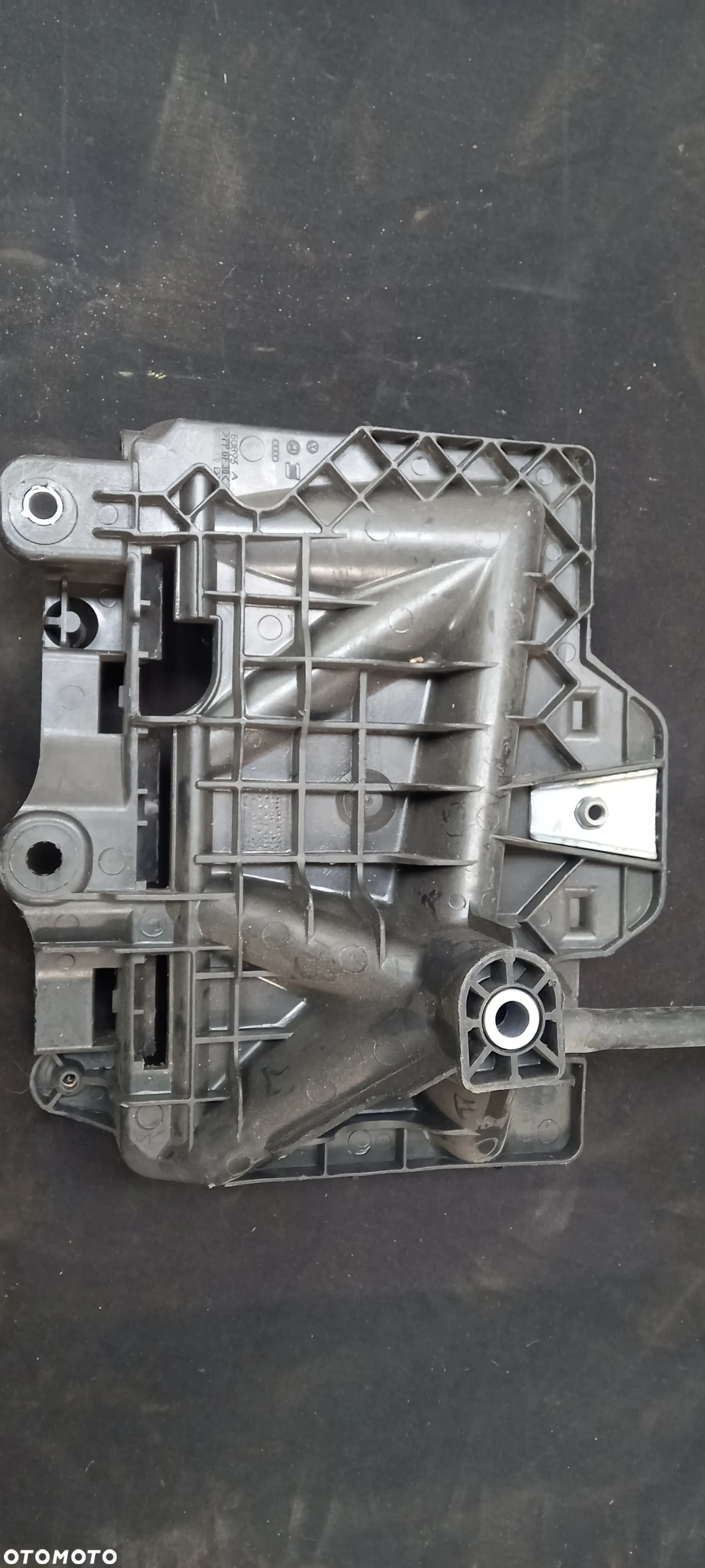 VW AUD SKODA PODSTAWA AKUMULATORA 6Q0915331D - 6