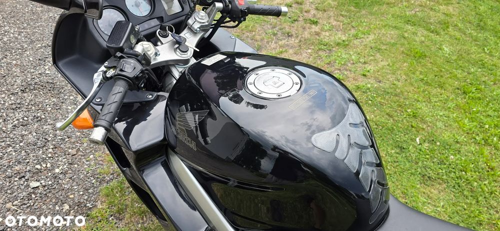 Honda VFR - 10