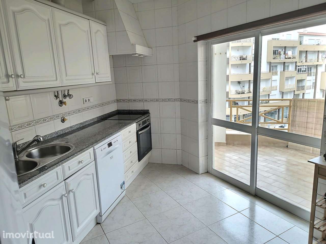 Apartamento T2 + Garagem Independente em Lagos - Grande imagem: 5/20