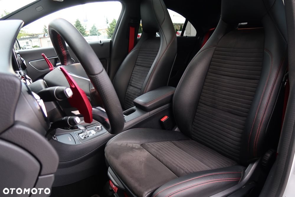 Mercedes-Benz CLA AMG 45 4-Matic - 33
