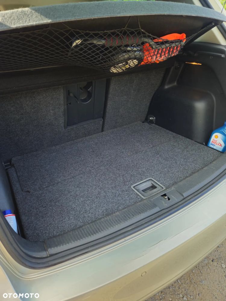 Volkswagen Golf Plus - 11