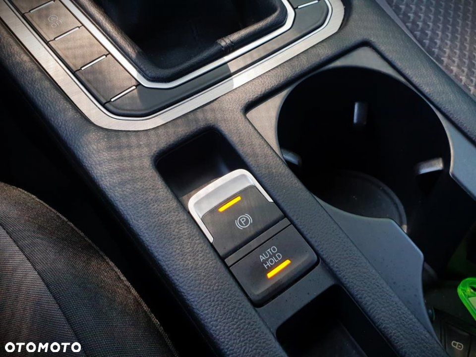 Volkswagen Passat - 26