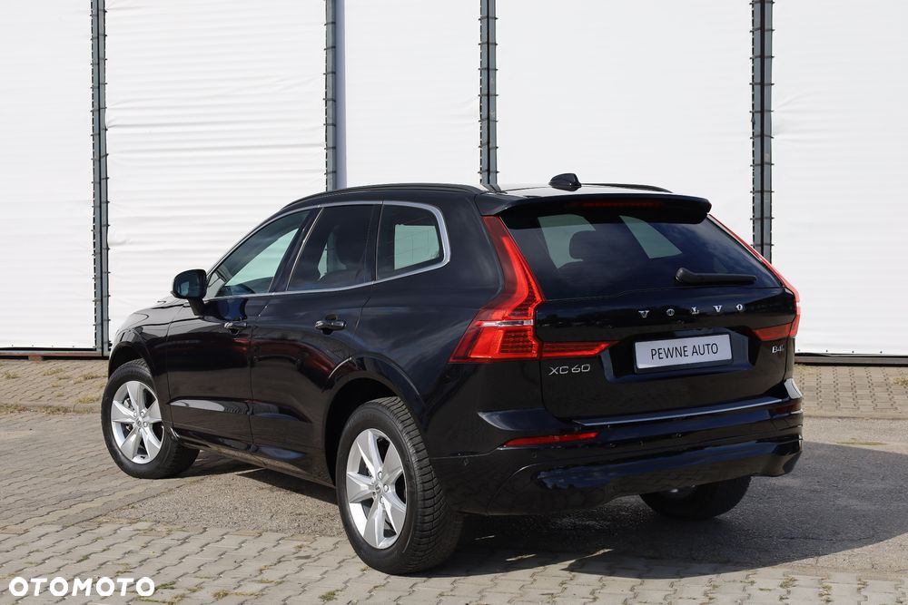 Volvo XC 60 B4 D AWD Geartronic Momentum Pro - 14