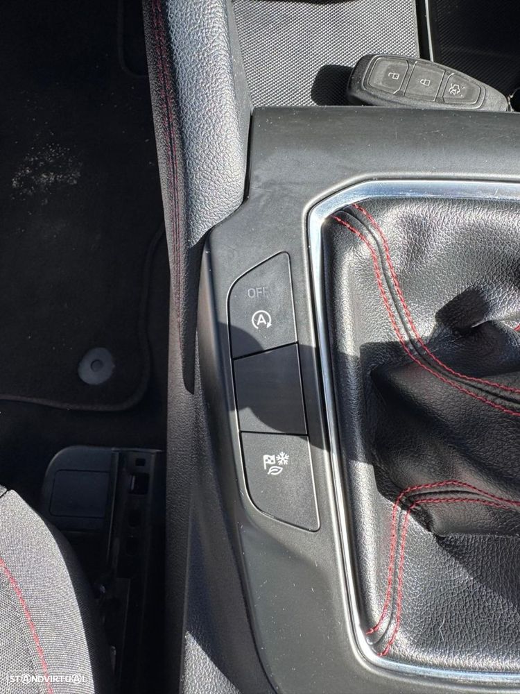 Ford Kuga 1.5 EcoBoost ST-Line - 23