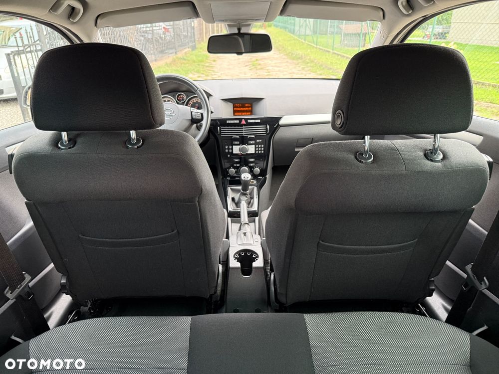 Opel Astra III GTC 1.6 111 - 16