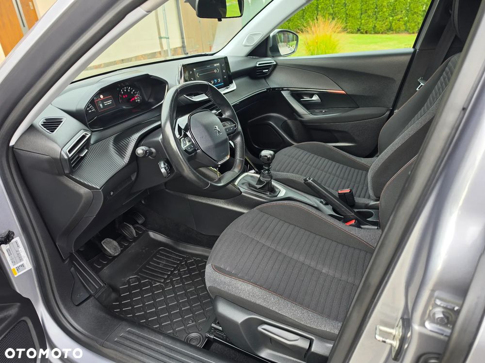 Peugeot 2008 1.2 Pure Tech Allure S&S - 5
