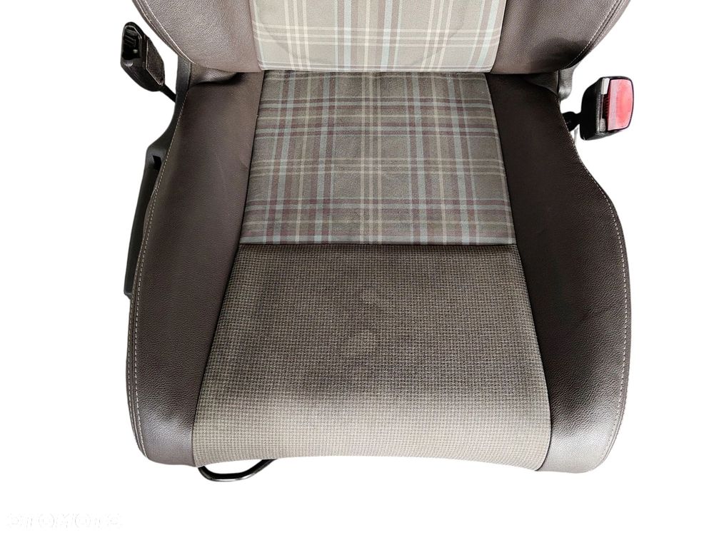 FOTEL PRAWY PRZÓD RENAULT MEGANE III (2008-2011) 1.9 DCI 130KM - 6