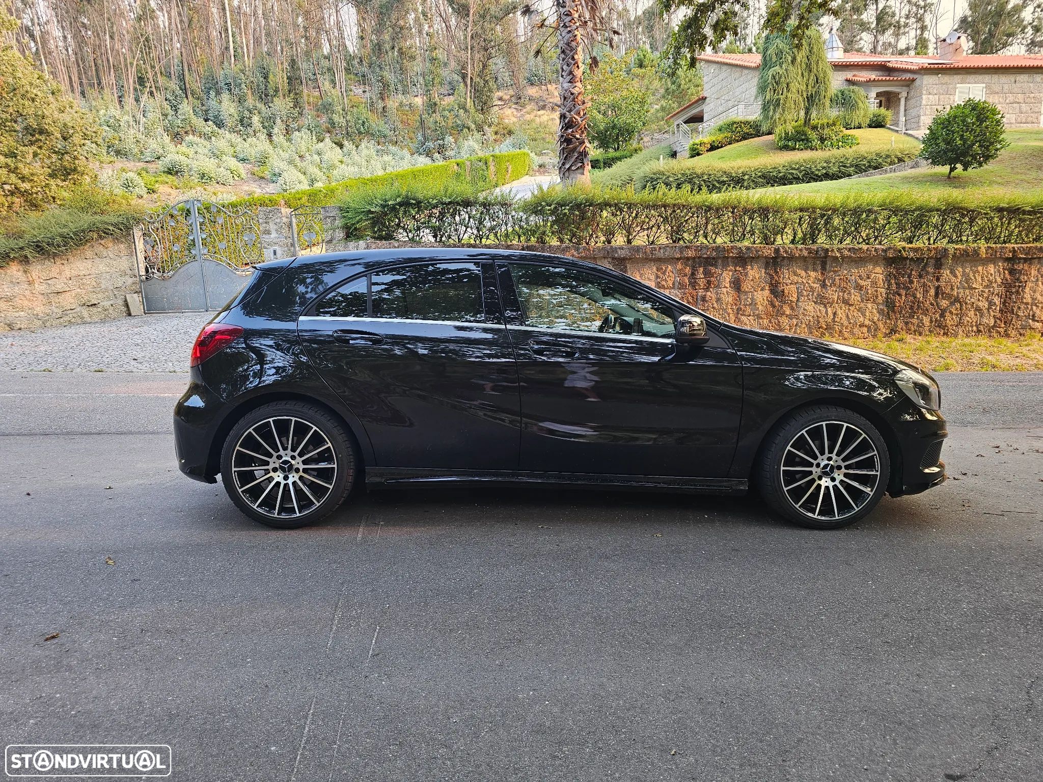 Mercedes-Benz A 180 d AMG Line - 1