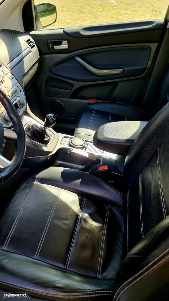 Ford Kuga 2.0 TDCi 4x4 Titanium - 9