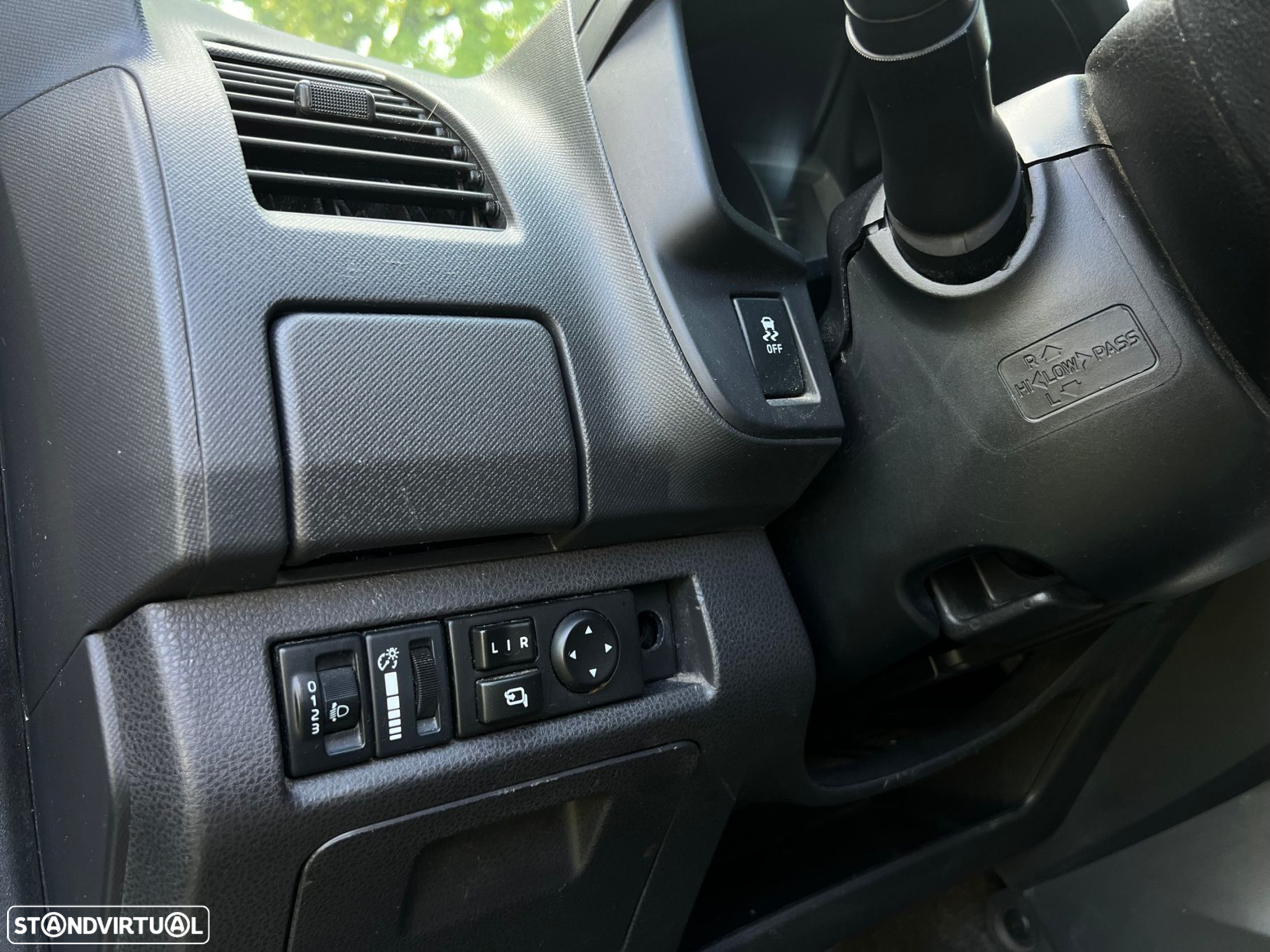 Isuzu D-Max 2.5 DTi CD 4WD LS - 27