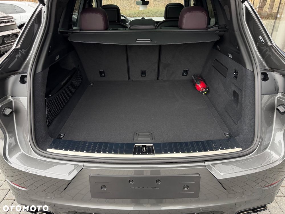 Porsche Cayenne - 26