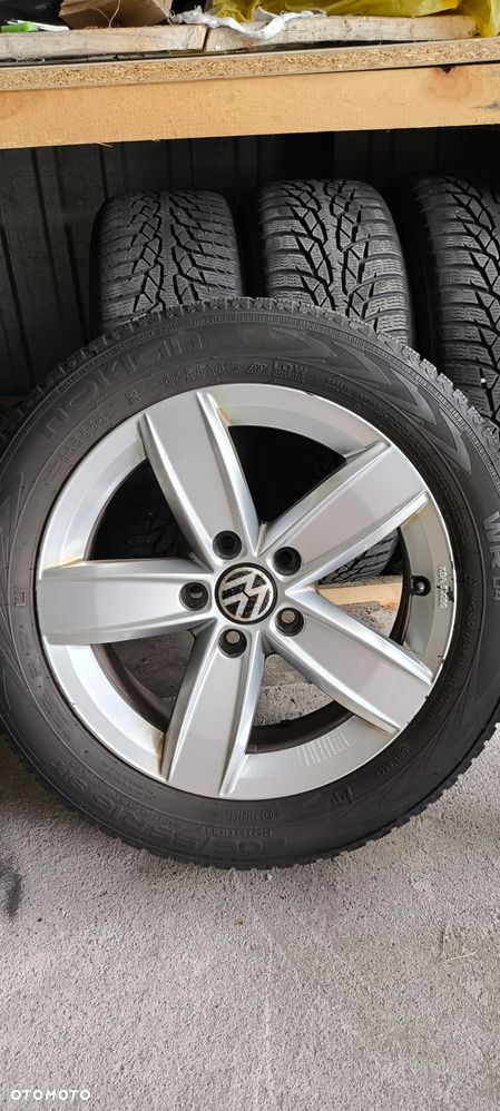 Volkswagen Jetta 2.0 TDI Highline - 21