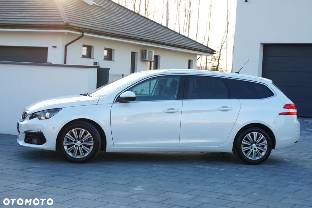 Peugeot 308 BlueHDi 130 Stop & Start Allure Business-Paket - 9
