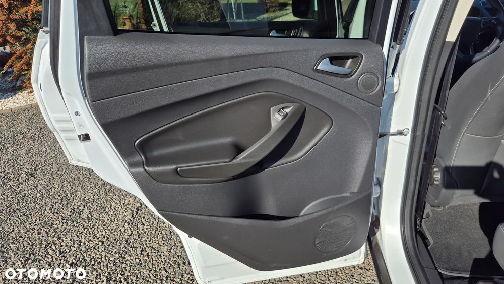 Ford Kuga 2.0 TDCi 4x2 Titanium - 38