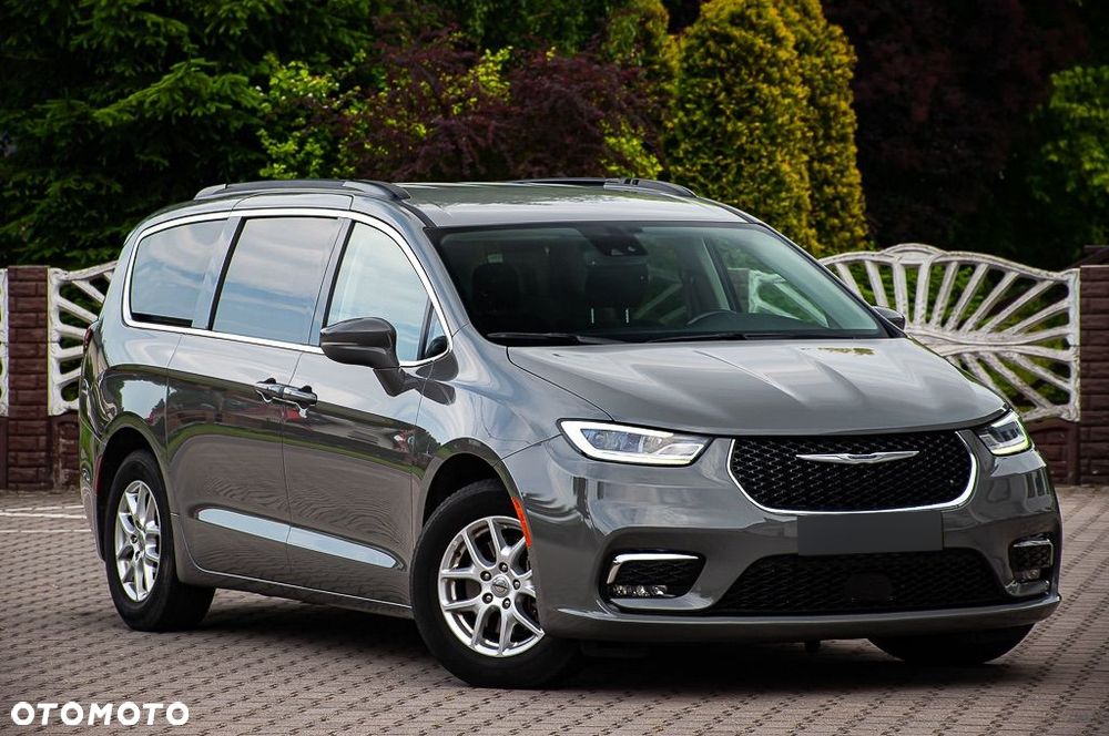 Chrysler Pacifica - 8