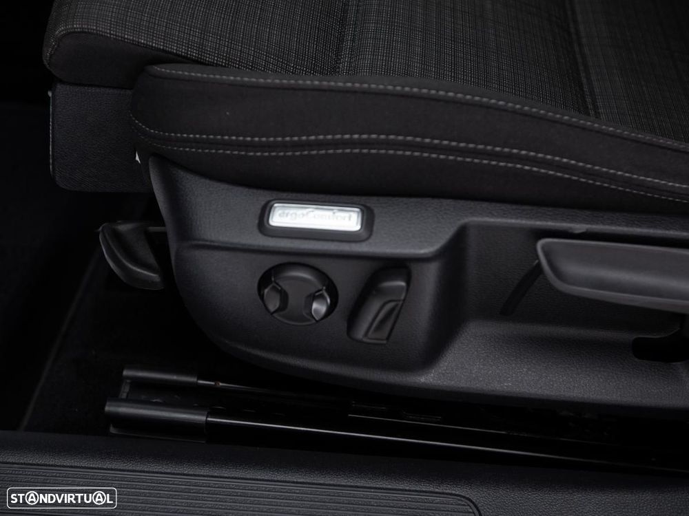 VW Passat Variant 2.0 TDI Business DSG - 15