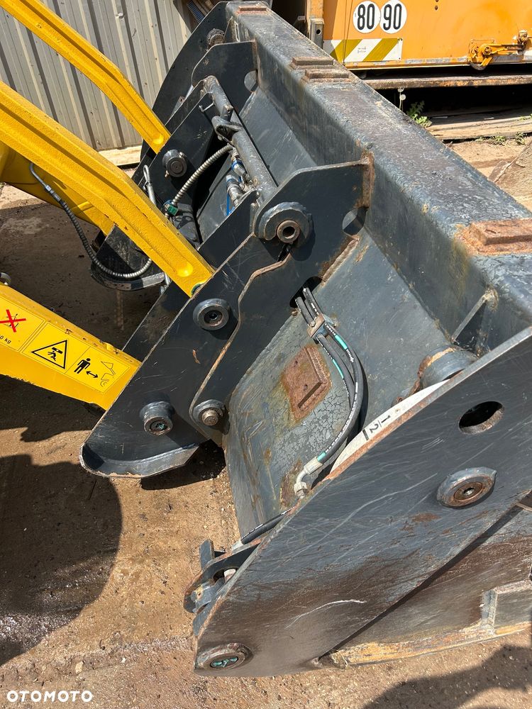 Komatsu WB97-S5 - 9