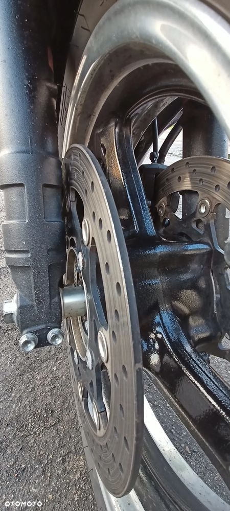 Suzuki GSX - 14