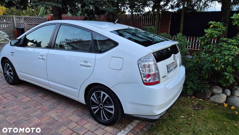 Toyota Prius - 22