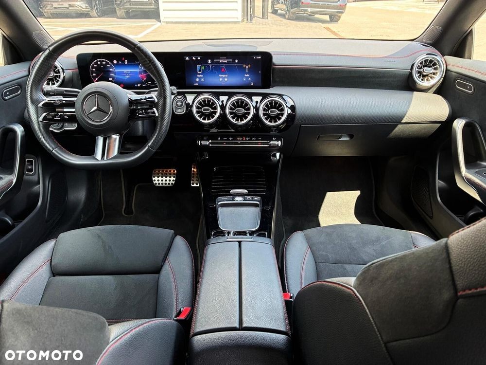 Mercedes-Benz CLA 200 Progressive 7G-DCT - 9