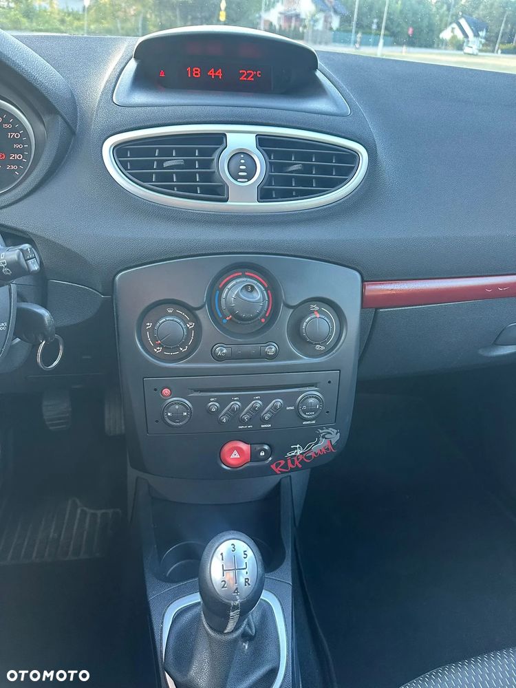 Renault Clio - 16