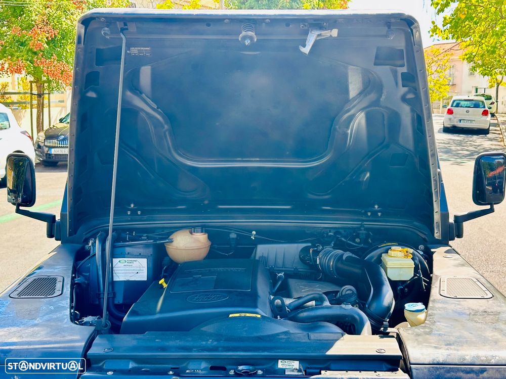 Land Rover Defender - 11