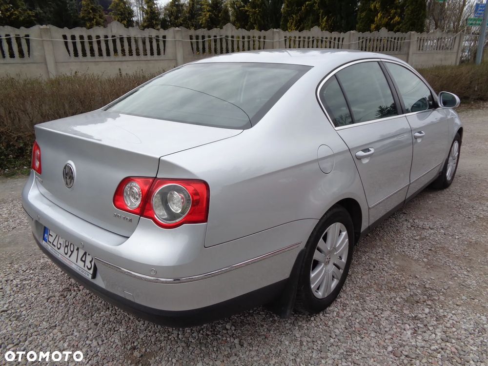Volkswagen Passat 2.0 TDI DPF Highline - 4