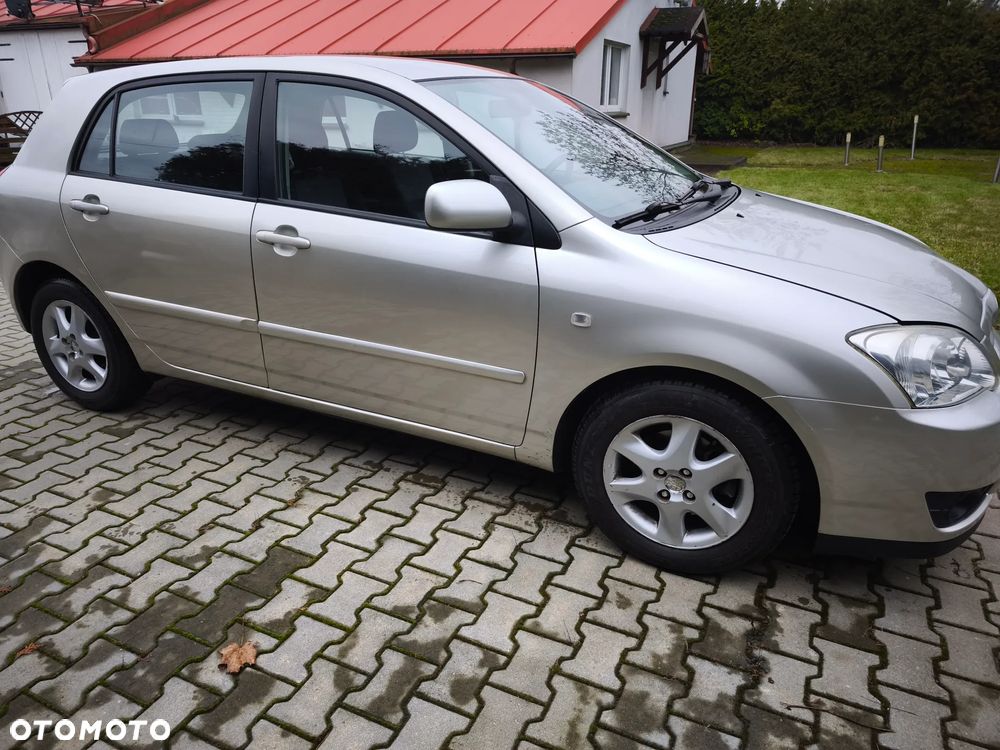 Toyota Corolla 2.0 D-4D Sol - 2