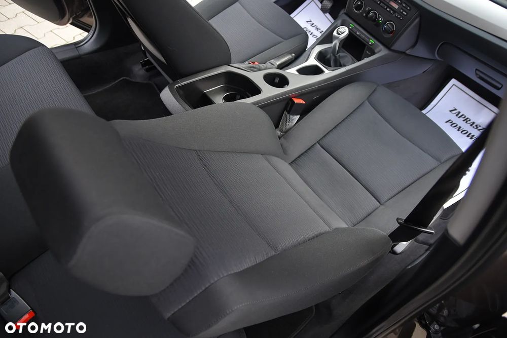 BMW X1 sDrive18i xLine - 32