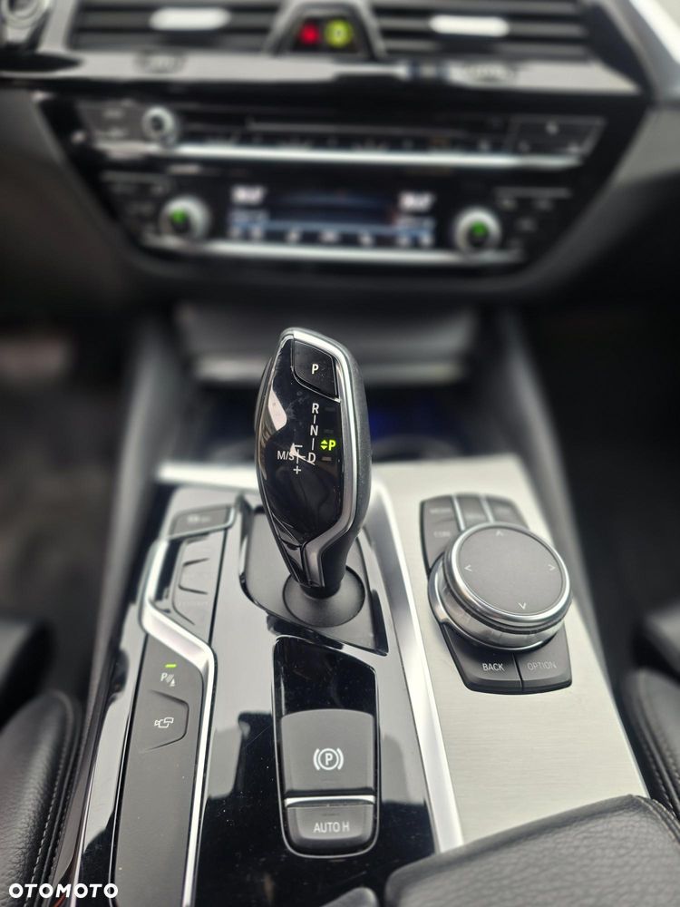 BMW Seria 5 520d xDrive Sport Line - 12