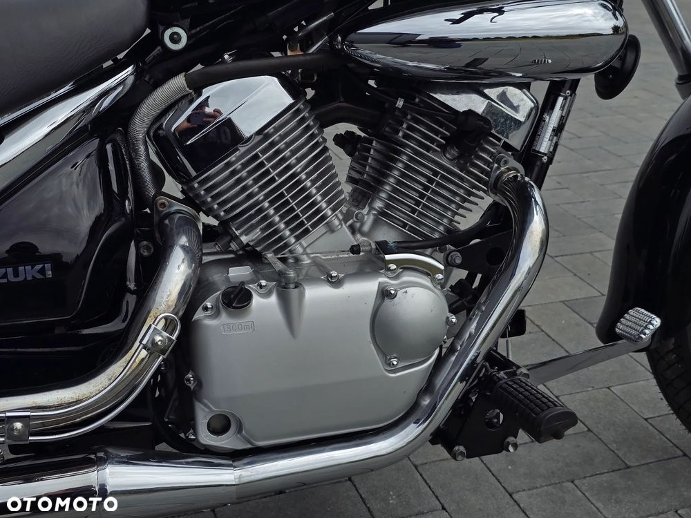 Suzuki Intruder - 26