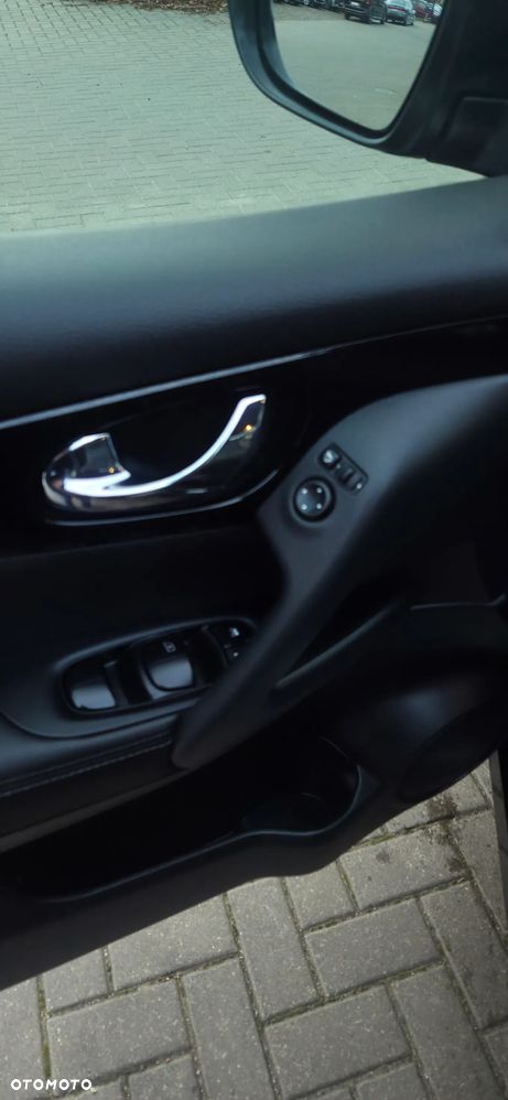 Nissan Qashqai 1.6 dCi 4 x 4 DPF Start/Stop tekna - 23