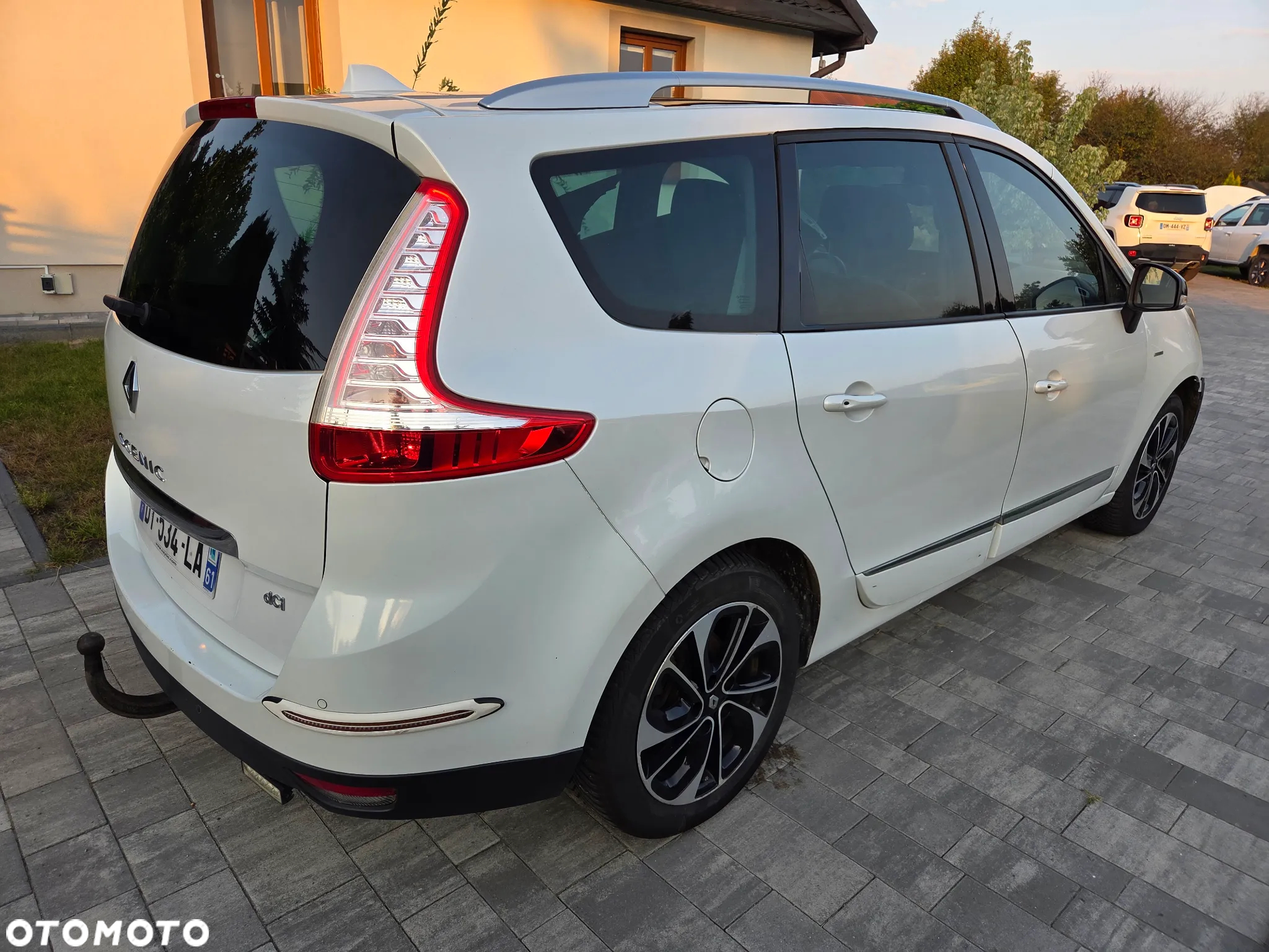 Renault Grand Scenic dCi 110 EDC Bose Edition - 4