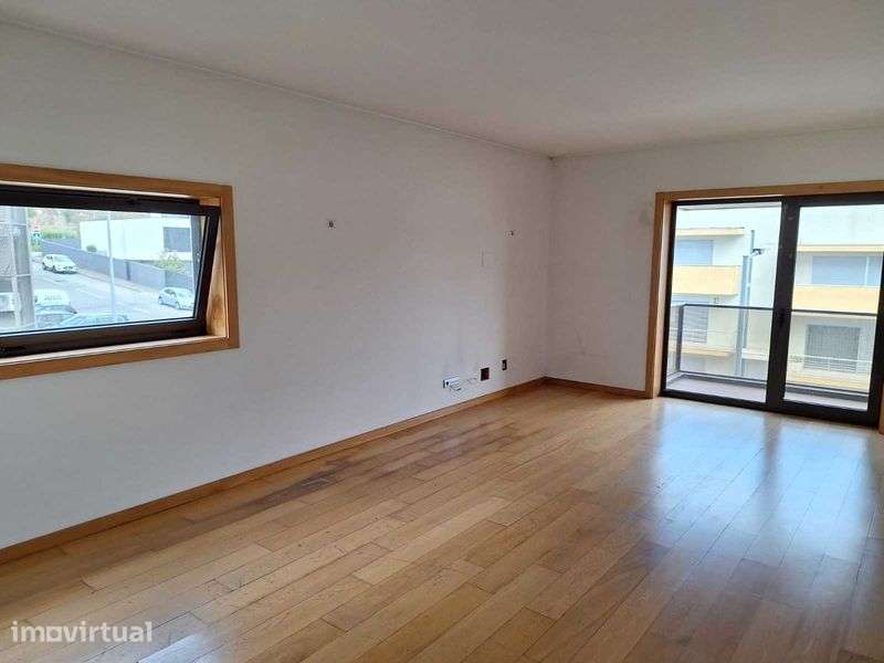 T2 Zona Residencial com acessos rápidos - Grande imagem: 2/12