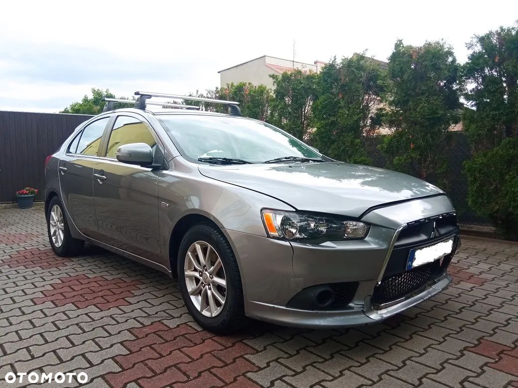 Mitsubishi Lancer 1.6 Inform - 1
