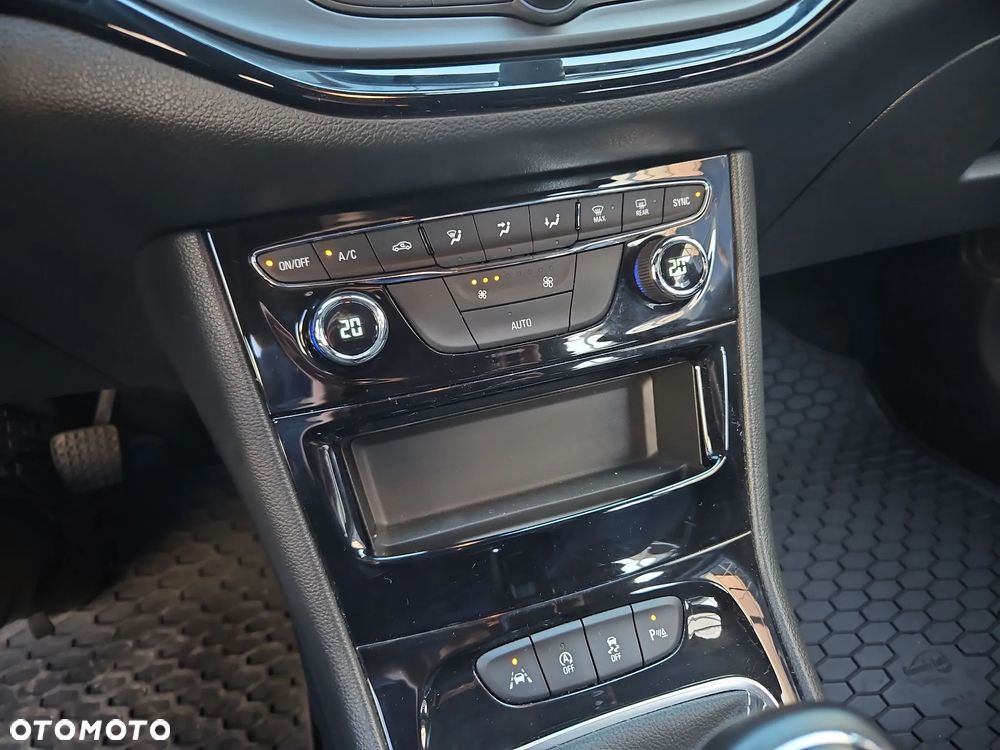 Opel Astra 1.2 T GS Line S&S - 23