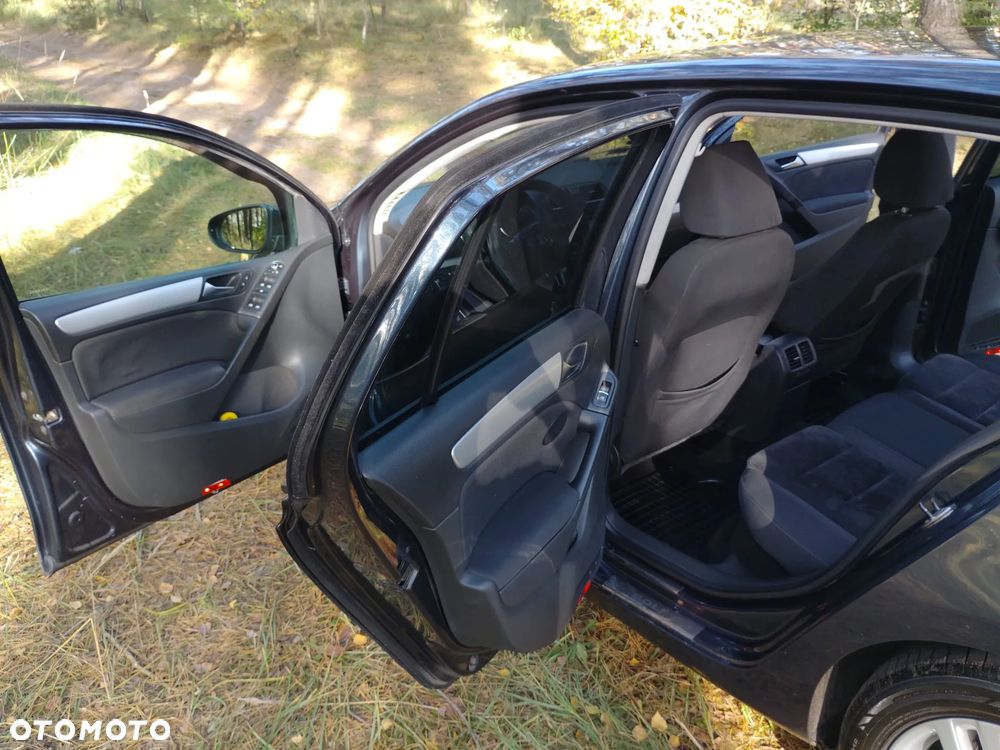 Volkswagen Golf - 6
