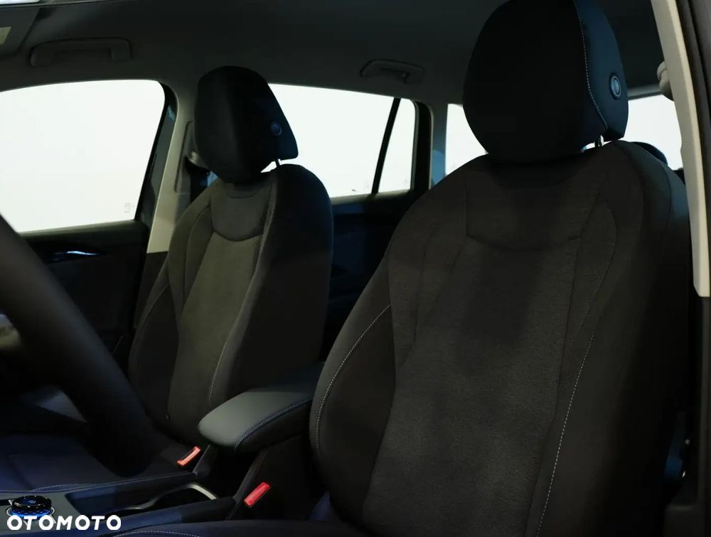 Volkswagen Tiguan - 4