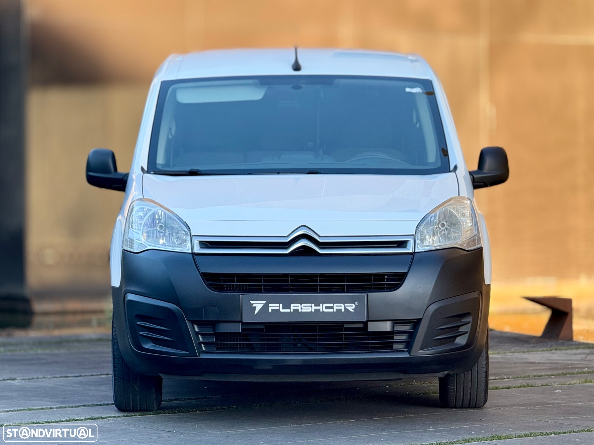 Citroën Berlingo 3lugares AUTOMÁTICA - 6