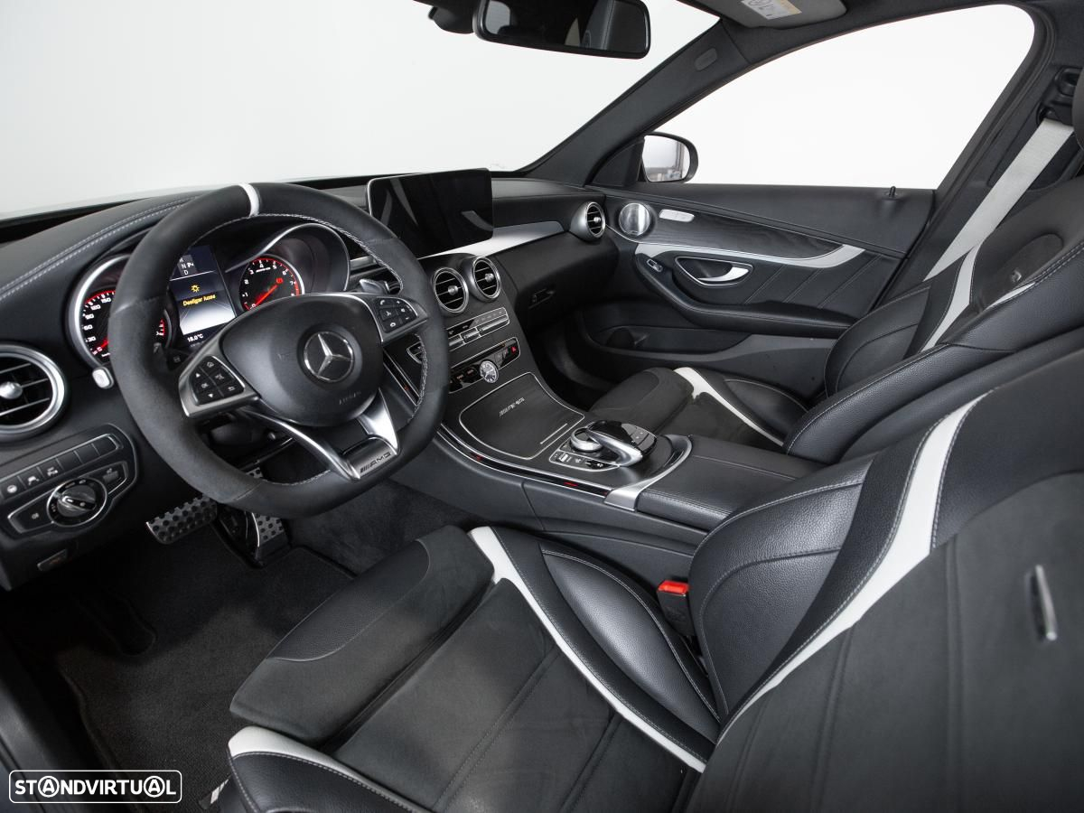 Mercedes-Benz C 63 AMG S - 12